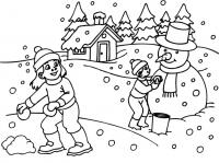 Зима, лепка снеговика и игра в снежки Раскраски зима распечатать бесплатно