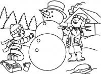 Изры возле снеговика Детские раскраски зима распечатать