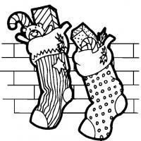 Рождественские чулки, носки, сапожки для подарков Раскраски зима распечатать бесплатно